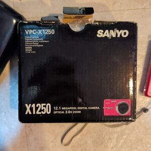 Sanyo VPC-X1250 Pink Digital Camera Original Box, Charger, Cables FOR PARTS